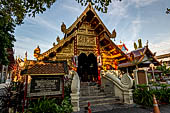 Chiang Mai - Wat Ngeun Kong, the main Wihan. 